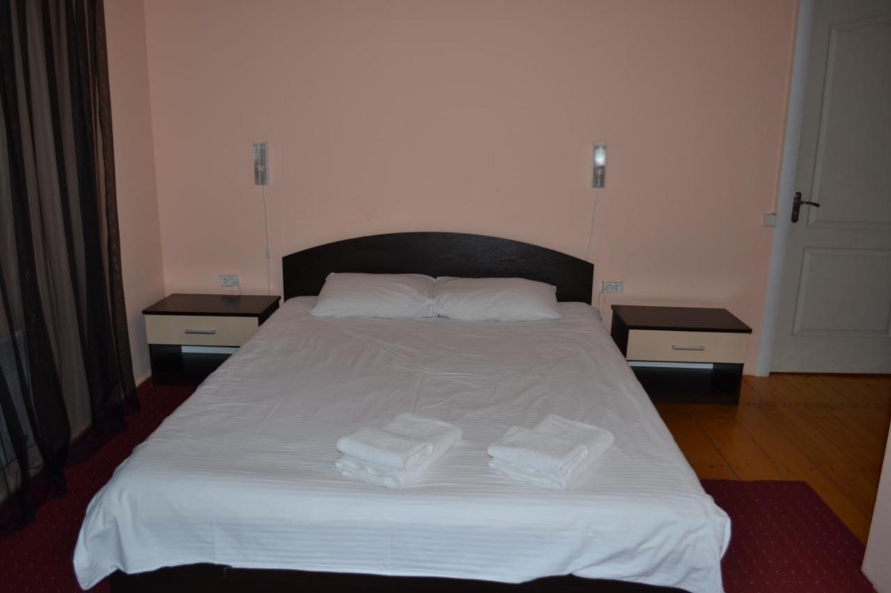 Art Hotel Chernivtsi Ngoại thất bức ảnh