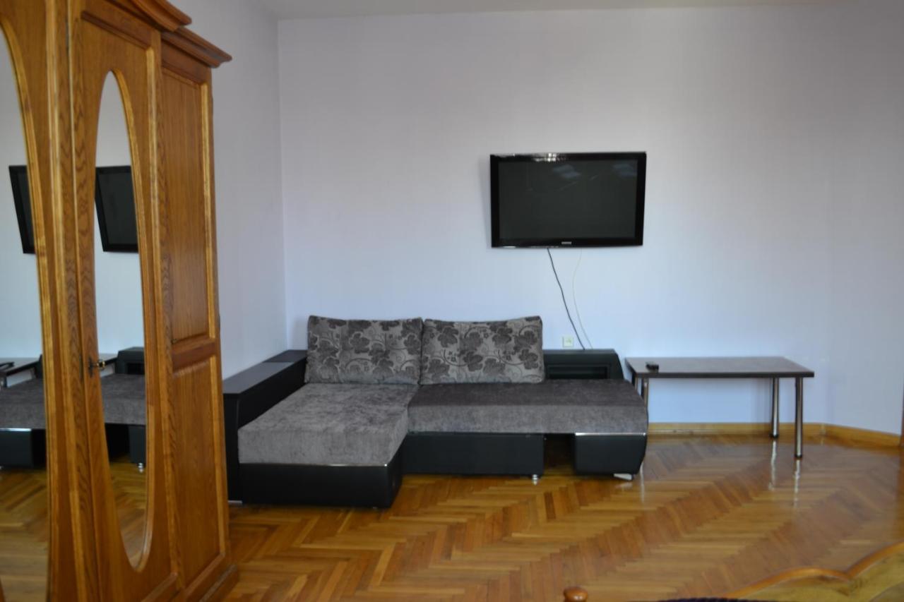 Art Hotel Chernivtsi Ngoại thất bức ảnh