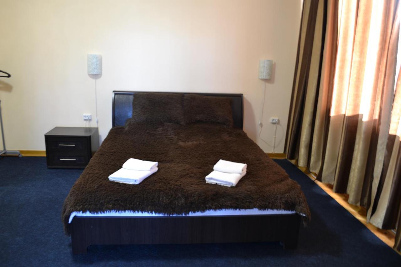 Art Hotel Chernivtsi Ngoại thất bức ảnh