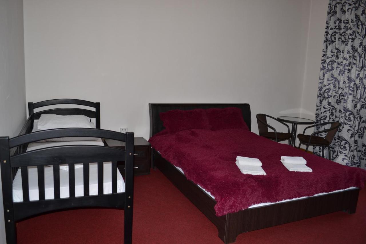 Art Hotel Chernivtsi Ngoại thất bức ảnh